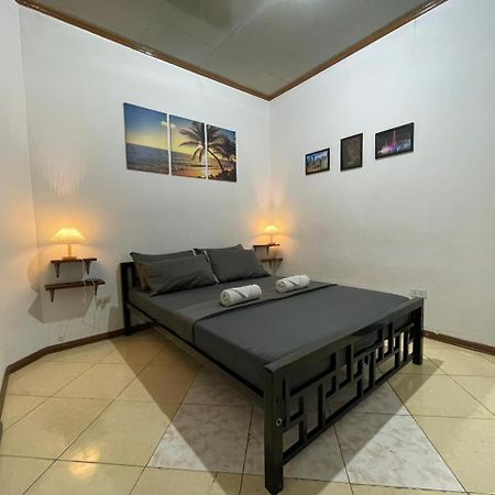 Ohlala Hostel Moalboal Extérieur photo